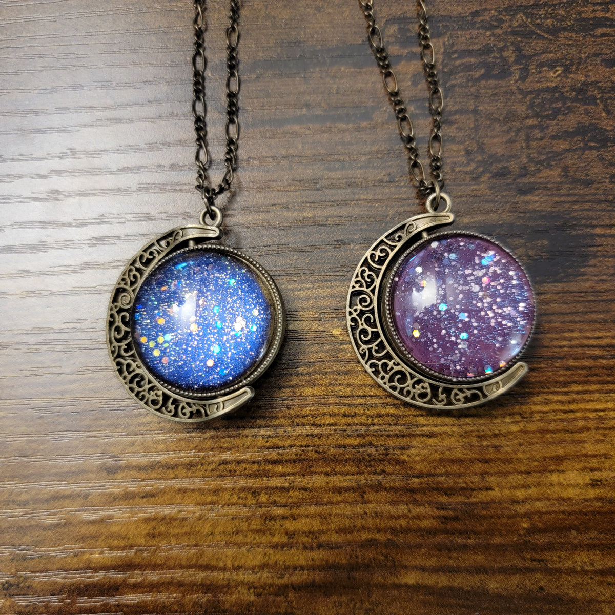 Crescent Moons: Antique Gold Tone Spinning Pendant