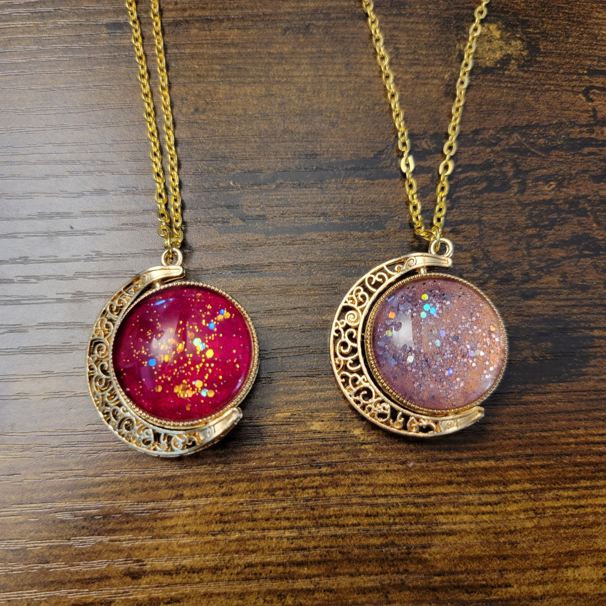 Crescent Moons: Gold Tone  Spinning Pendant