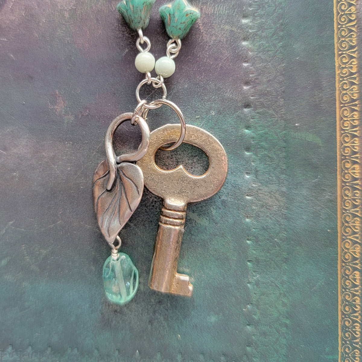 Key Trinket Leaf Necklace