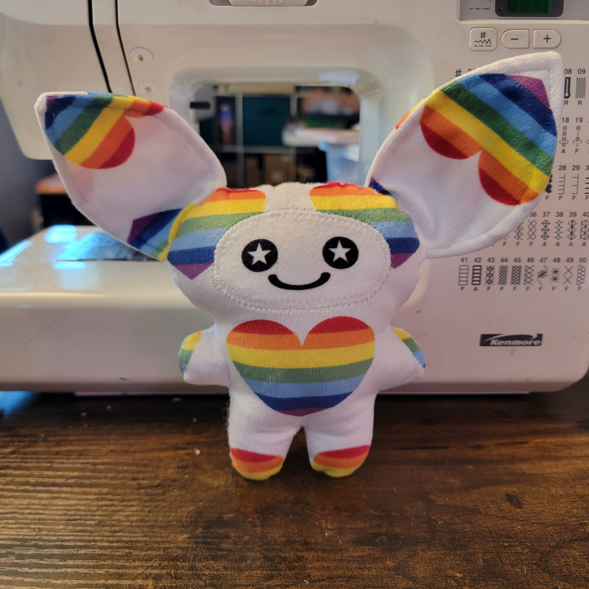 Rainbow Heart Gremlet (Starry Eyes)