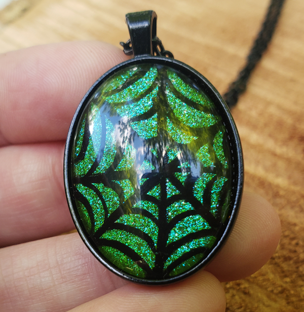 Spiderweb Pendant Green