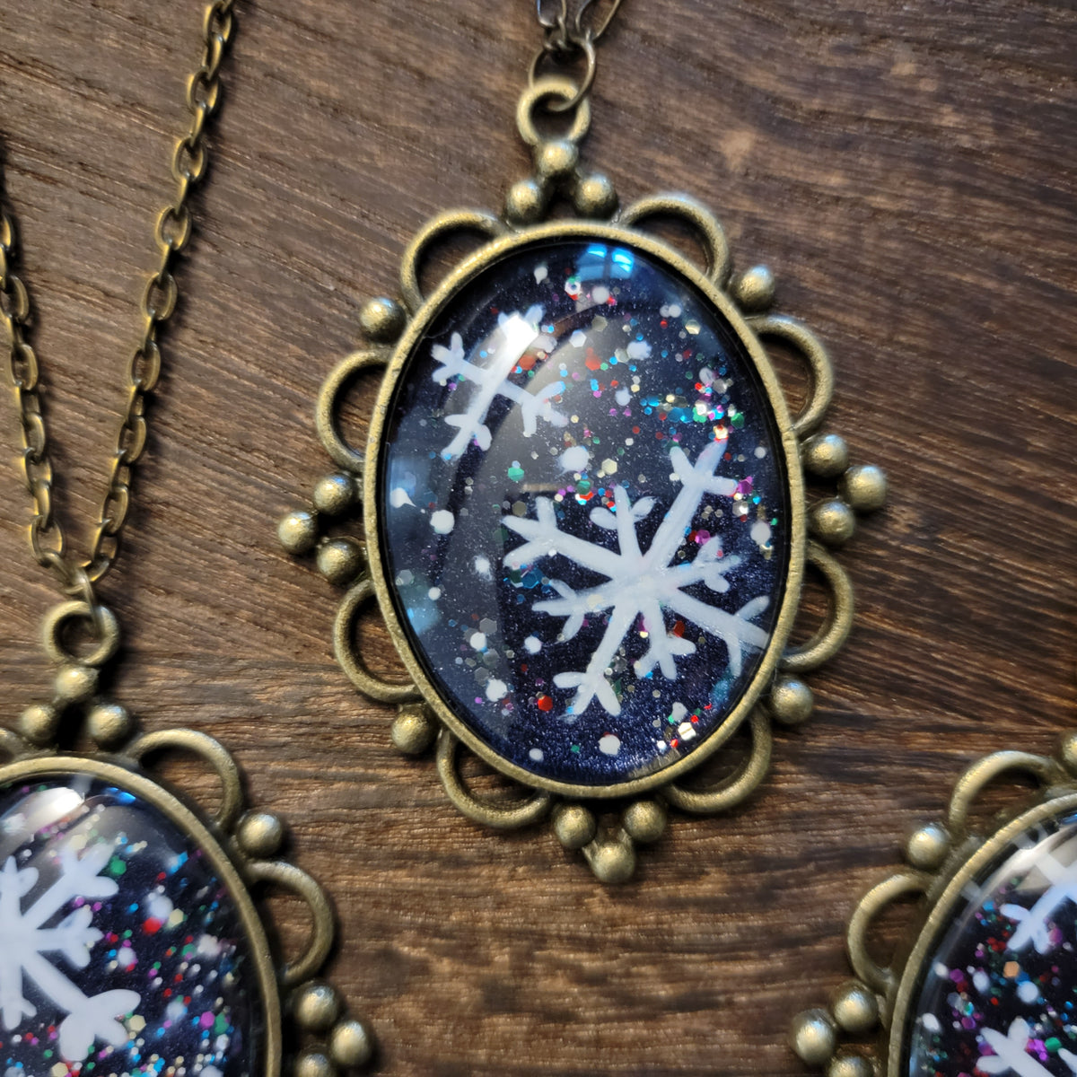 Snowflake Pendants: Midnight Glitter