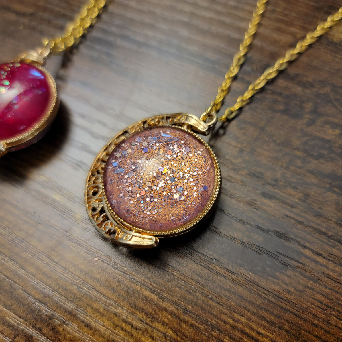 Crescent Moons: Gold Tone  Spinning Pendant